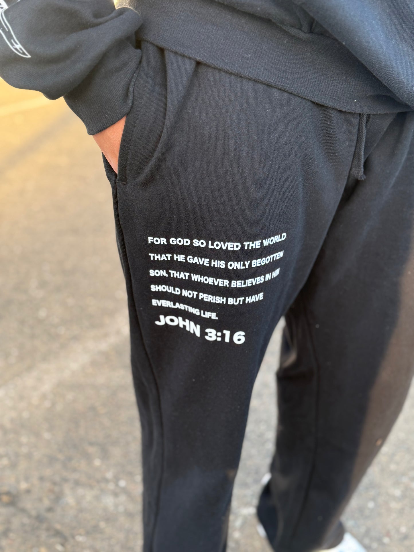 RKH John 3:16 Black Lamb Set